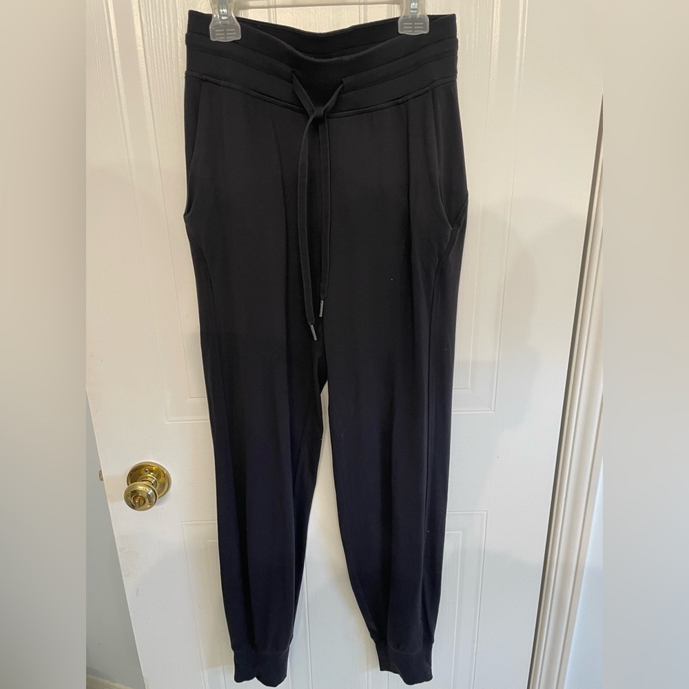 Lululemon Ready to Rulu High-Rise Jogger
Black size 4 - Picture 7 of 12